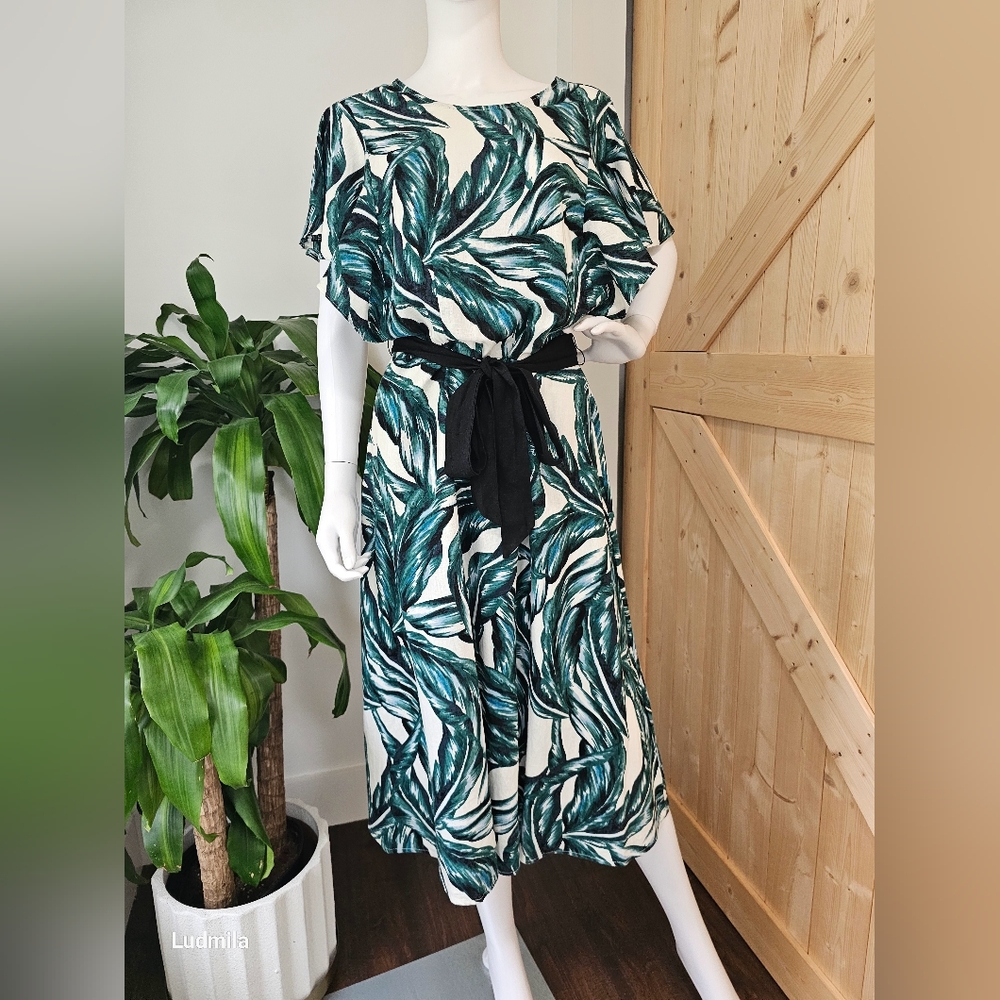 WhoWhatWear Size XL Women's Green Leaf Print Midi Dress With Black Self-tie Belt
